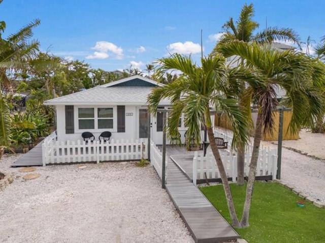 House for sale in Longboat Key