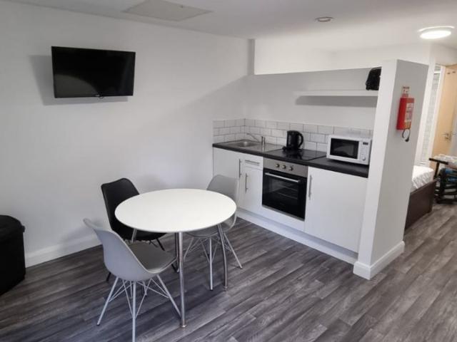 Studio for rent in Calderstones