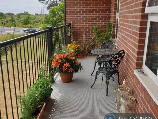 Apartment for rent in Mile End, Fordham Heath