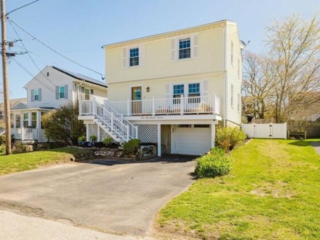 House for sale in Portsmouth, Rhode Island