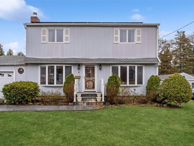 House for sale in Albertson