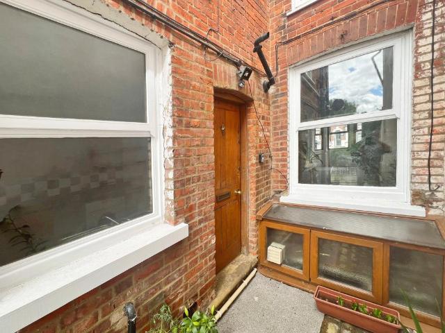 Apartment for rent in California, Key Street