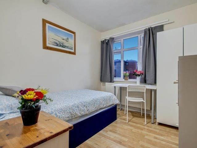 Room for rent in Harlesden, Greater London