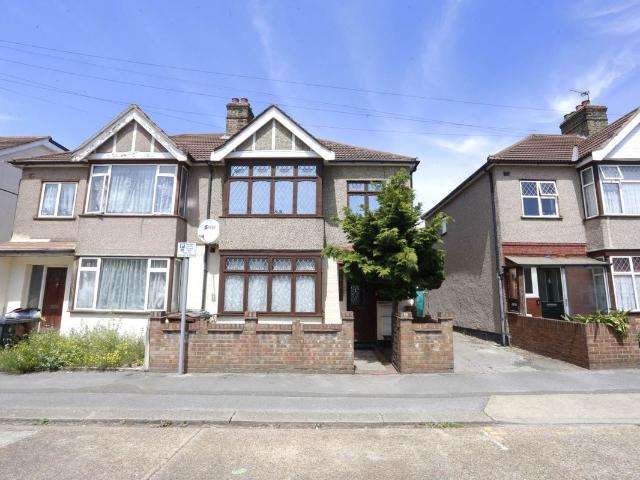 House for rent in Dagenham, Greater London