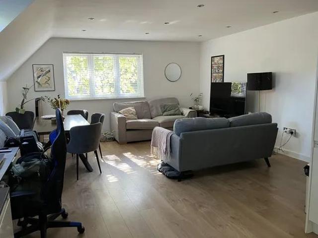 Apartment for rent in London Borough of Croydon, Purley