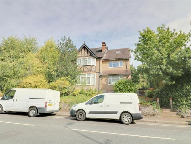 Studio for rent in London Borough of Croydon, Purley