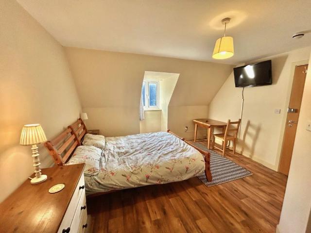Room for rent in Knowlhill, Milton Keynes