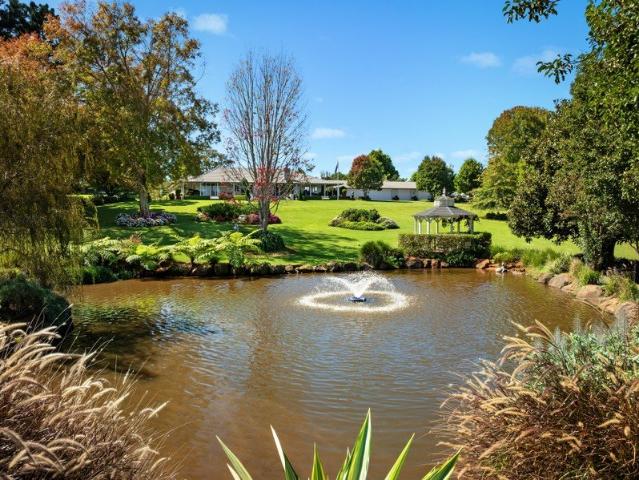 Cottage for sale in Tamborine Mountain, Queensland