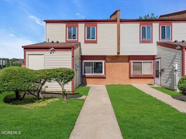 Condo for sale in Brick
