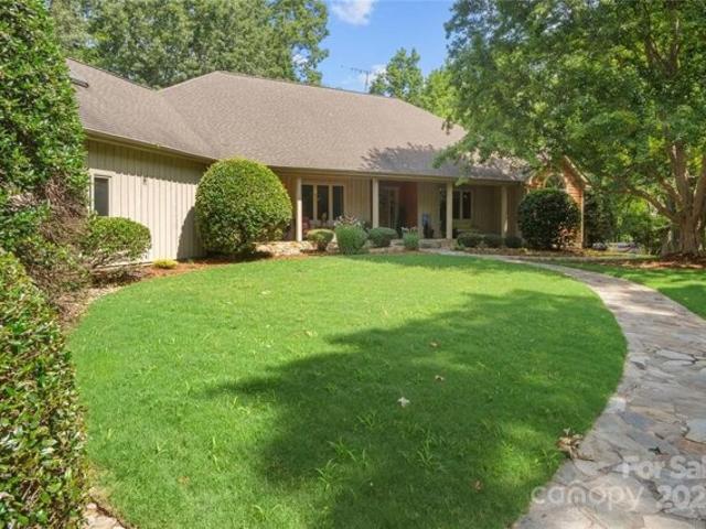 House for sale in Tryon