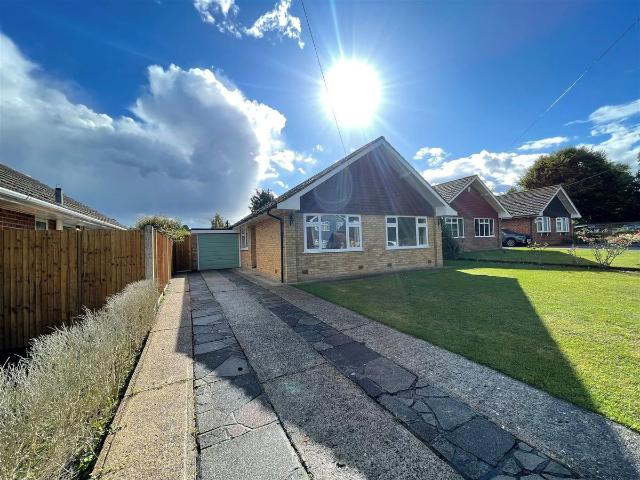 Apartment for rent in Longfield and New Barn, Monks Orchard