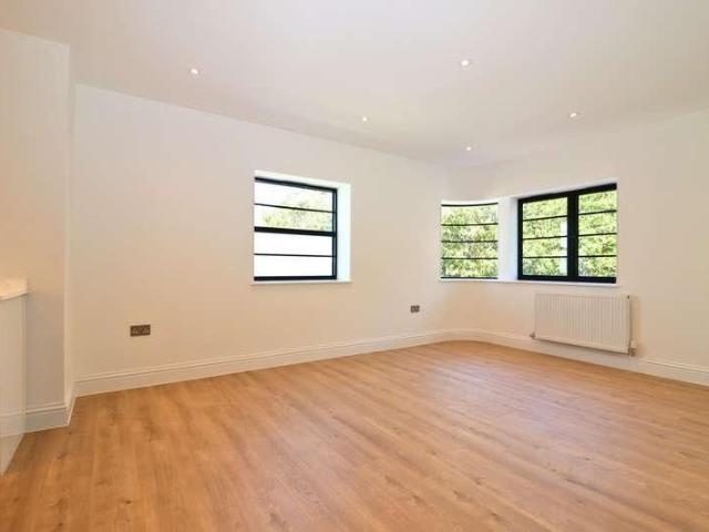 Apartment for rent in Royal Borough of Kingston upon Thames, Greater London