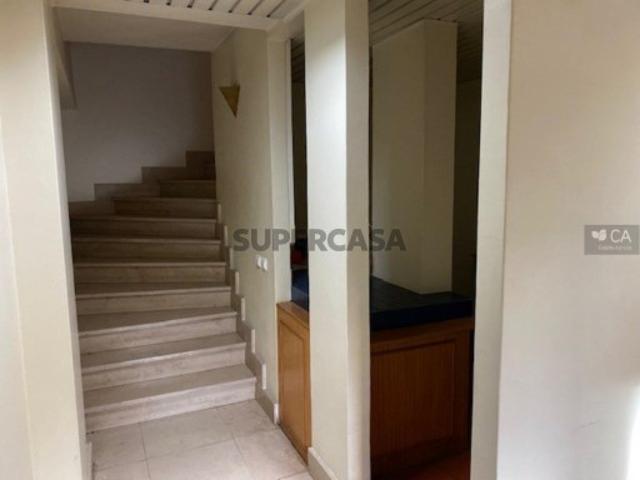 Armazém venda em Tomar