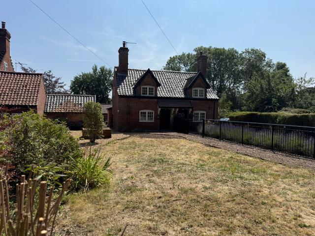 House for rent in Burgh St Peter, Norfolk