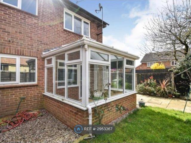 House for rent in Park Hill, Green Close
