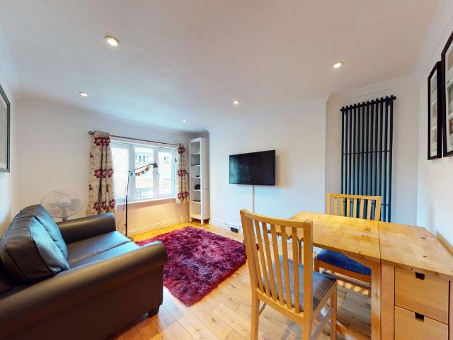 Apartment for rent in Lilestone Estate, Greater London