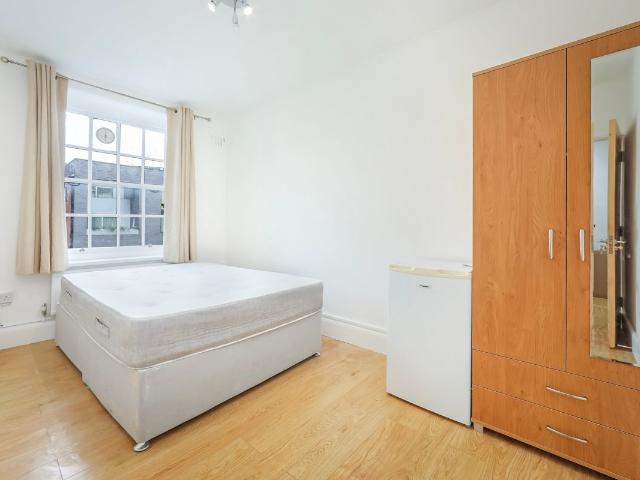 Room for rent in St. John's Wood, Greater London