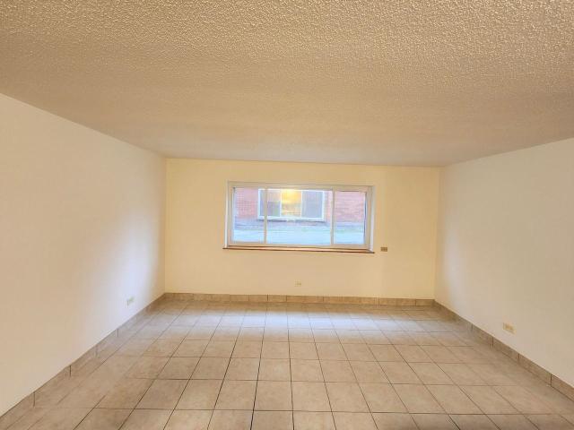 Apartment for rent in Bellwood, Illinois