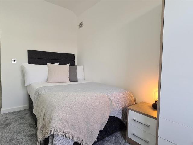 Room for rent in Gravelly Hill, West Midlands