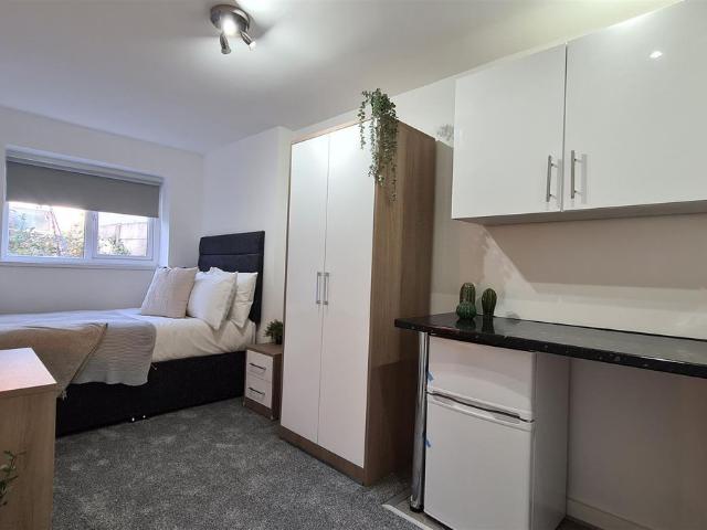 Room for rent in Gravelly Hill, West Midlands