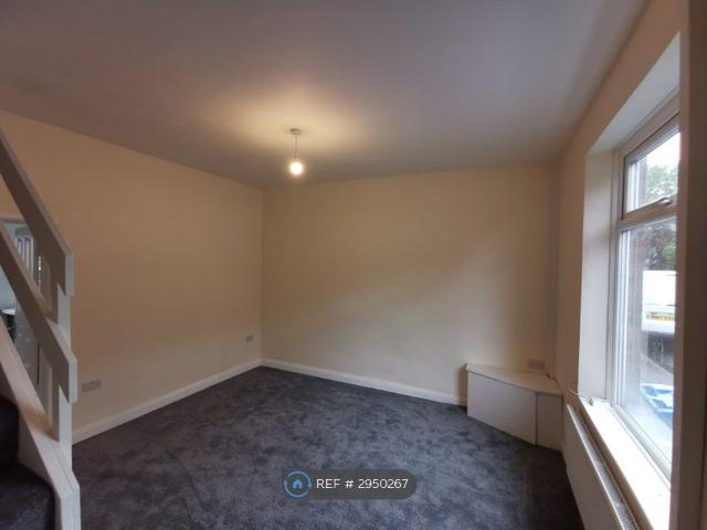 House for rent in Wardle, Burnedge