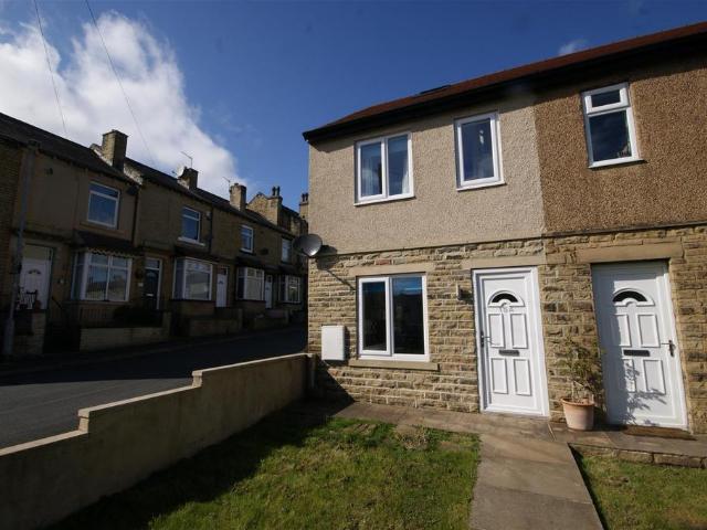 House for rent in Brookfoot, Brighouse