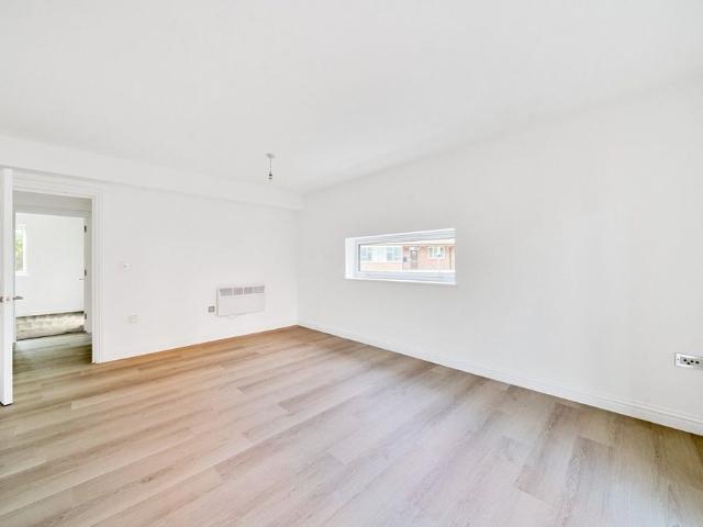 House for rent in Charlton Riverside, Cat Hill