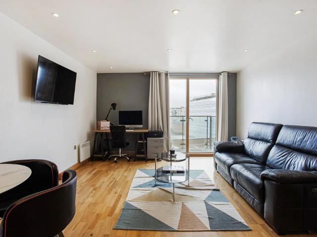 Apartment for rent in Limehouse, Greater London