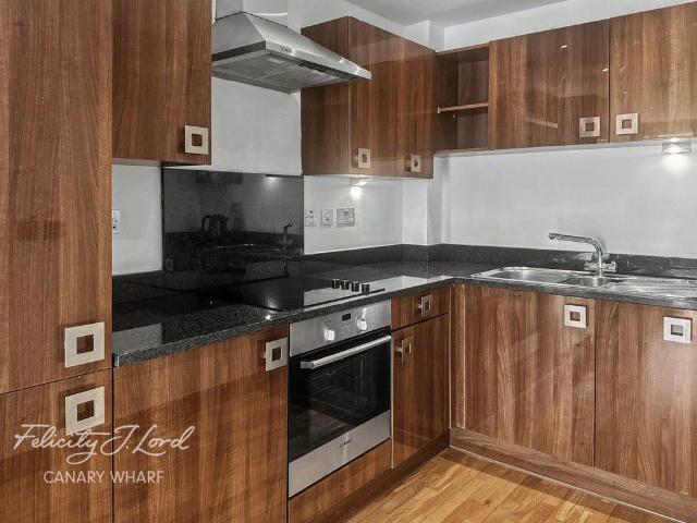 Apartment for rent in Limehouse, Greater London