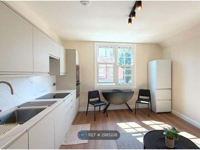 House for rent in Furzedown, Greater London