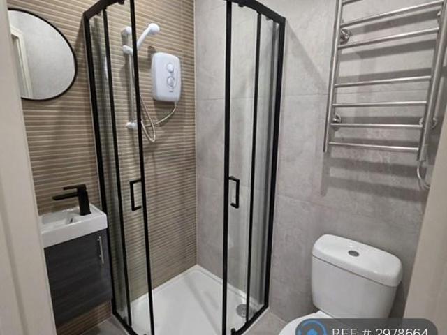 House for rent in Furzedown, Greater London