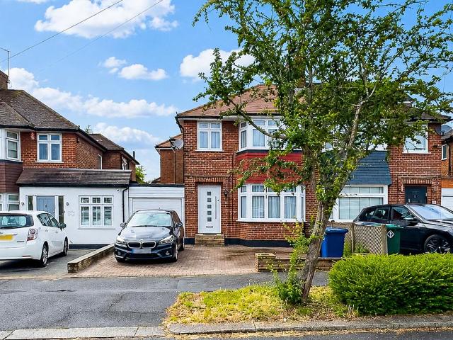 House for rent in Broadfields, Greater London