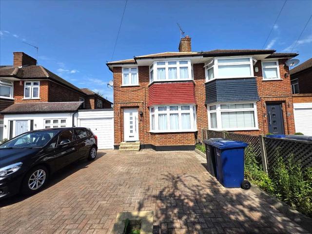 House for rent in Broadfields, Greater London