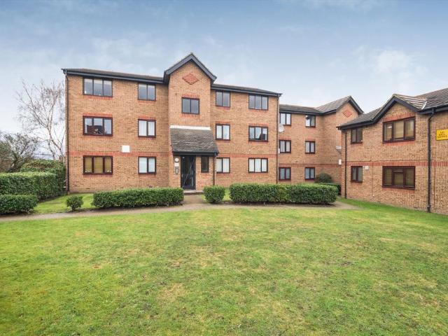 Apartment for rent in Charlton, Greater London