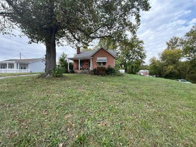 House for sale in Belleville, Illinois