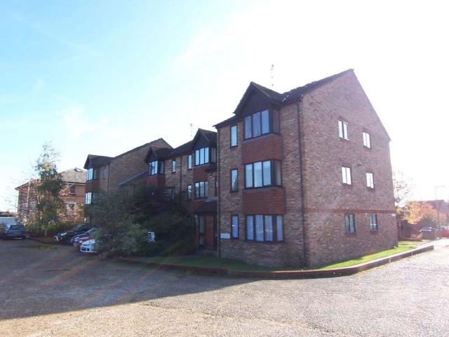 Studio for rent in Slough