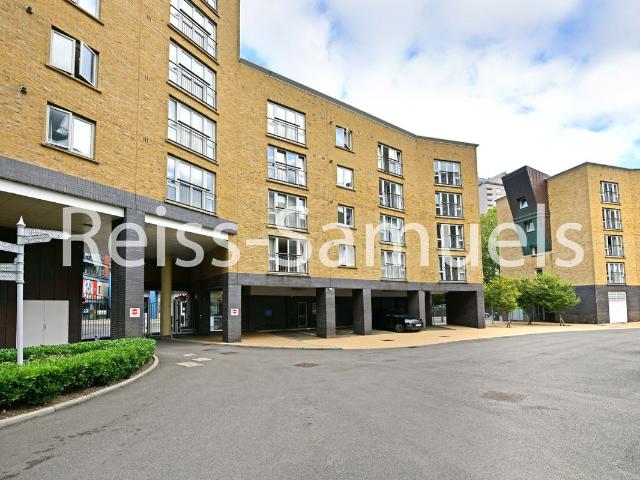 Apartment for rent in Canary Wharf, Greater London