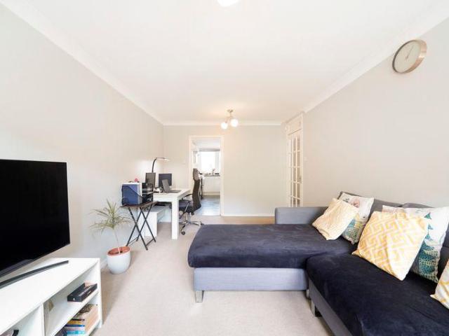 Apartment for rent in Hainthorpe Estate, Greater London