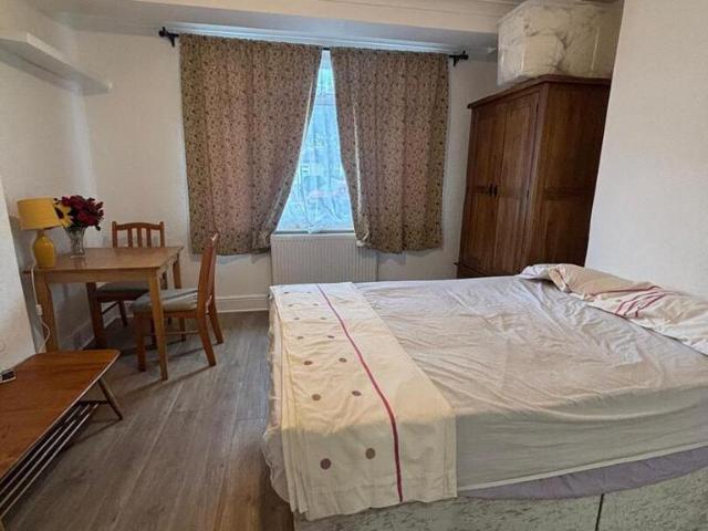Apartment for rent in London Borough of Merton, Greater London