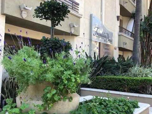 Apartment for rent in Canoga Park, California