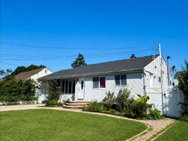 House for sale in Bohemia, New York