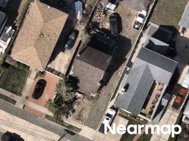House for sale in East Rockaway