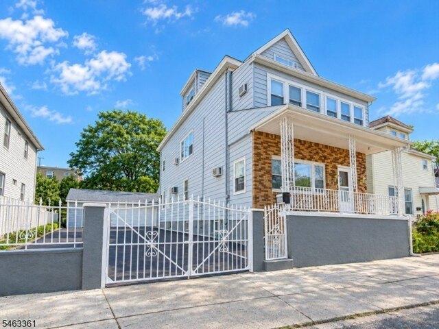 House for sale in Liberty Square, Elizabeth