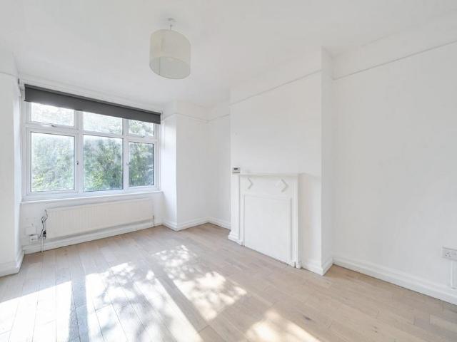 Apartment for rent in Dudden Hill, Greater London