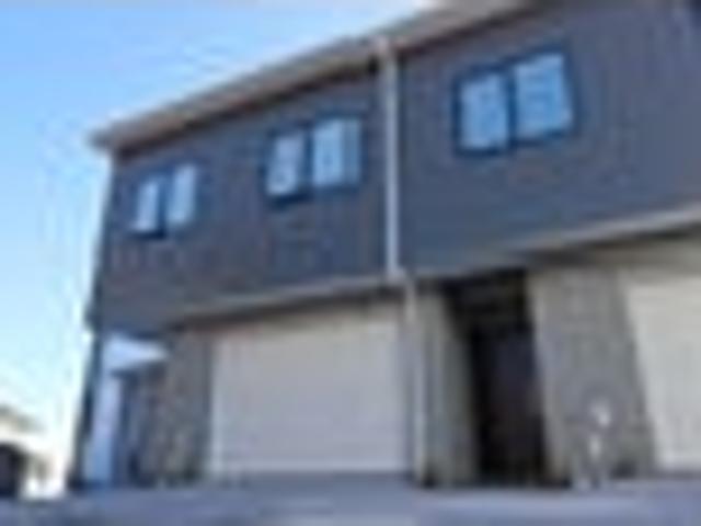 Townhouse for rent in Hamilton Central, Hamilton City