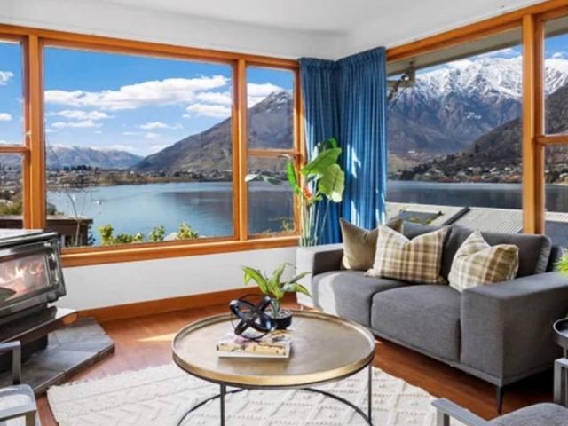 House for rent in Goldfield Heights, Queenstown