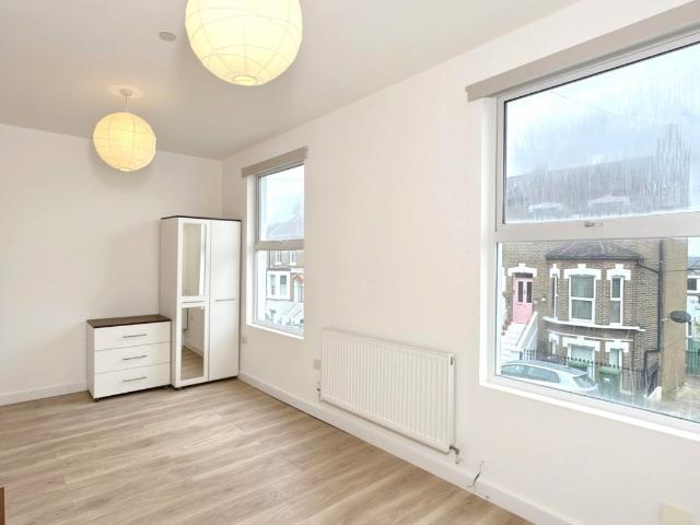 Studio for rent in London Borough of Lewisham, Forest Hill