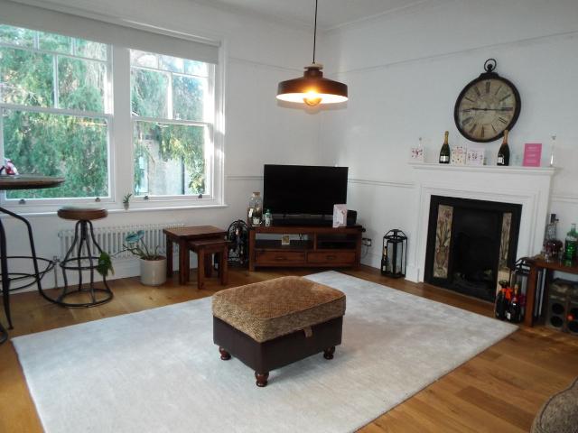 Apartment for rent in Broadwater Down, Sandown Park