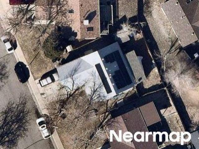 House for sale in Aurora
