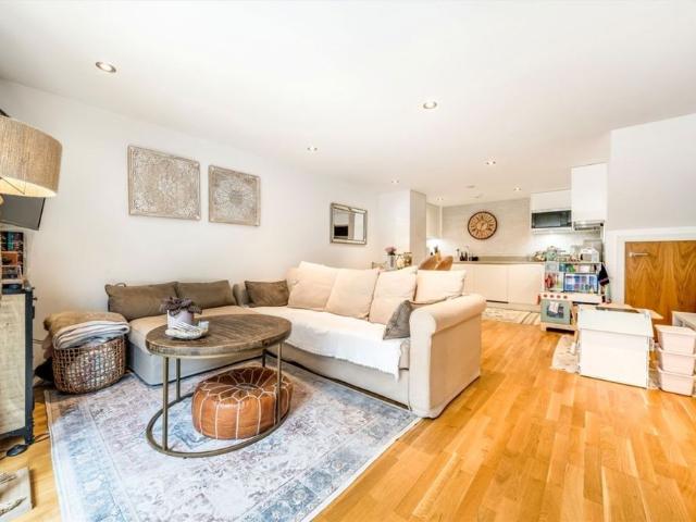 Apartment for rent in London Borough of Ealing, Greater London